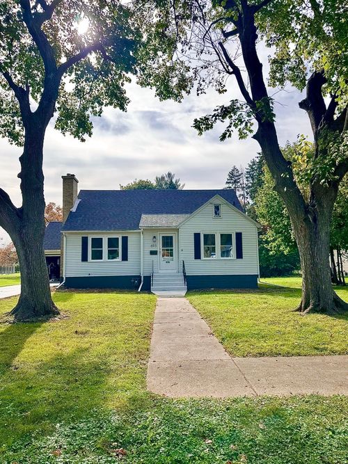 693 Enterprise St, Elgin, IL, 60120-3968 | Card Image