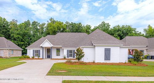 510 Crestmoor Dr, Canton, MS, 39046-1227 | Card Image