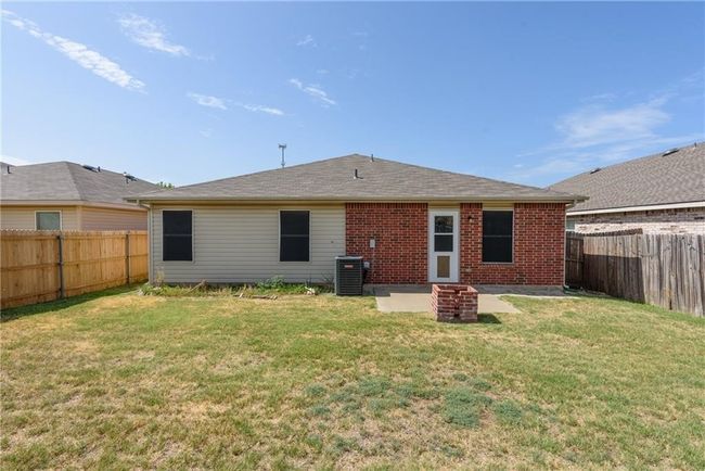 2913 Paddock Way, House other with 3 bedrooms, 2 bathrooms and null parking in Denton TX | Image 24