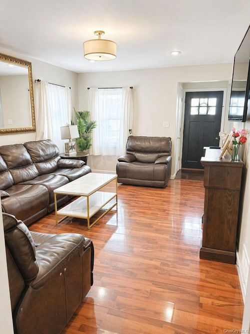 210 S. King Street, Hempstead, NY, 11003 | Card Image