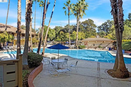 101-310 N Civic Dr, Walnut Creek, CA, 94596-3604 | Card Image