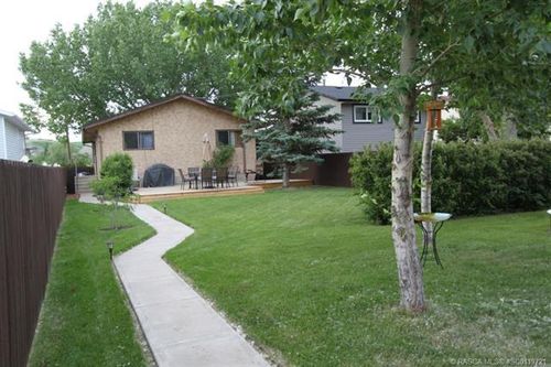 1335 4 Avenue Sw, Drumheller, AB, T0J0Y3 | Card Image