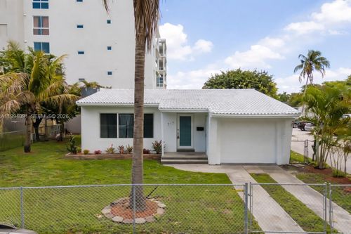 517 S 19th Ave, Hollywood, FL, 33020-5033 | Card Image