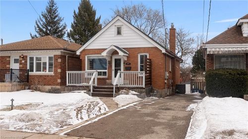 69 Lyons Ave, Brantford, ON, N3R4R2 | Card Image