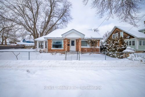 389 Ridgeway Rd Road, Fort Erie, ON, L0S1B0 | Card Image