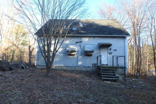 5 Shippee Schoolhouse Rd, Foster, RI, 02825-1628 | Card Image