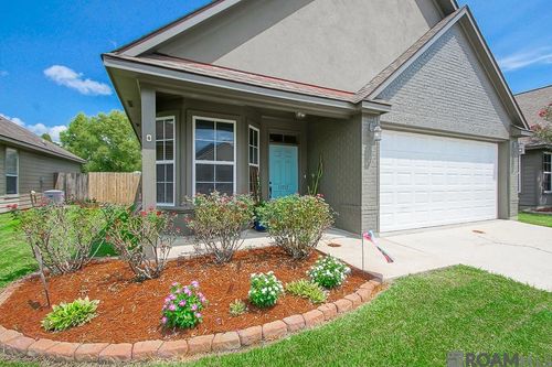 13717 Stone Gate Dr, Baton Rouge, LA, 70816-1688 | Card Image