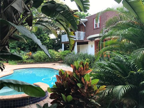 325 Bayberry Dr, Plantation, FL, 33317-2614 | Card Image