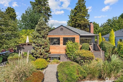 9740 Phinney Avenue N, Seattle, WA, 98103 | Card Image