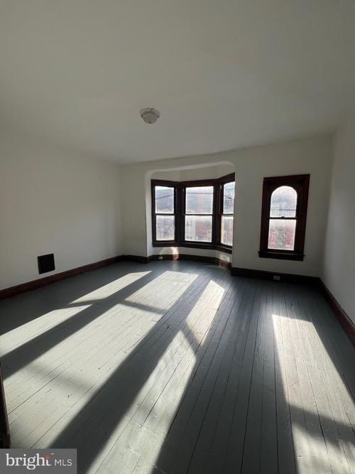 347 E King St, YORK, PA, 17403-5603 | Card Image