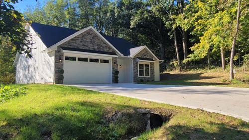 706 Berry Rd, Howard, OH, 43028-9540 | Card Image