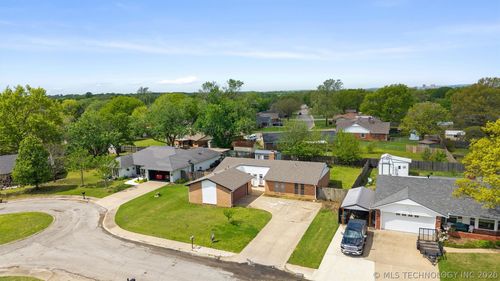 517 Baylor Court, Bartlesville, OK, 74006 | Card Image
