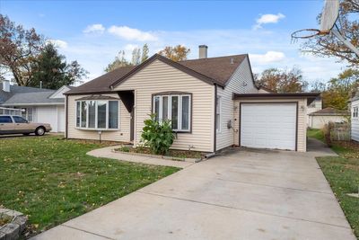 9326 S 49th Court, House other with 3 bedrooms, 2 bathrooms and 1 parking in Oak Lawn IL | Image 3