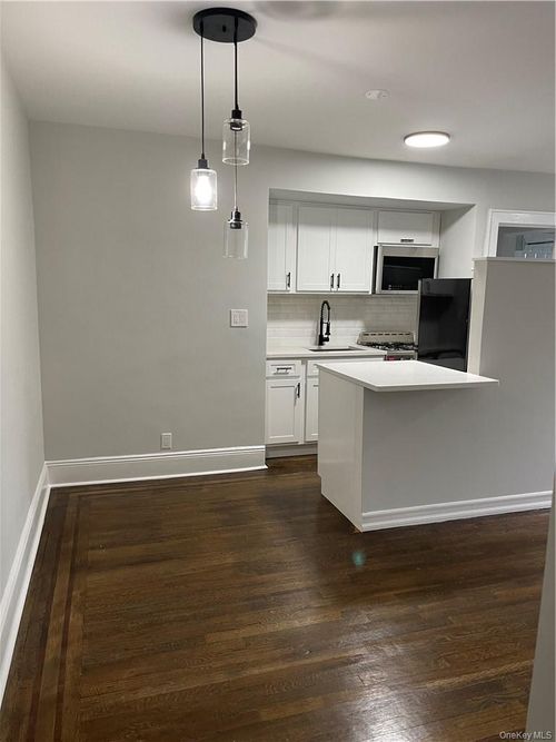 3a-10 Oakridge Pl, Eastchester, NY, 10709-2021 | Card Image