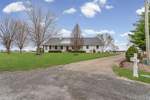 124 Evergreen Ct, Brighton, IL, 62012-1427 | Card Image