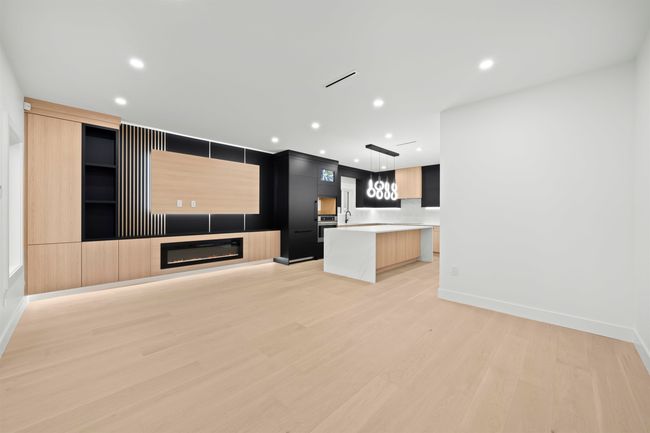 5628 Chaffey Ave, Home with 6 bedrooms, 5 bathrooms and 2 parking in Burnaby BC | Image 16