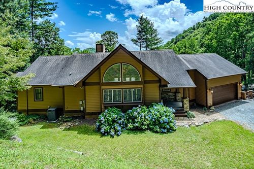 446 Windridge Dr, Sugar Grove, NC, 28679-9258 | Card Image