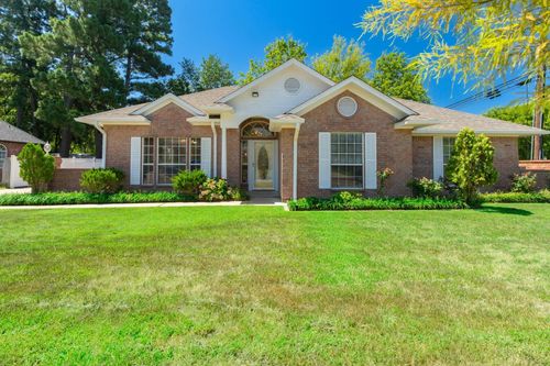 300 Kelli Cir, Sulphur Springs, TX, 75482-5068 | Card Image