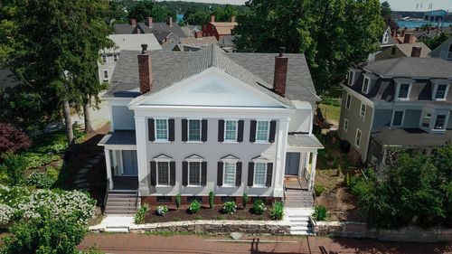 353 Pleasant St, Portsmouth, NH, 03801-4513 | Card Image
