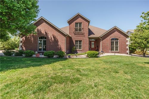 37 Holiday Island Dr, Holiday Island, AR, 72631-5306 | Card Image