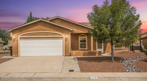 5241 Cats Eye Rd, Las Cruces, NM, 88012-0666 | Card Image
