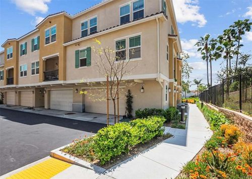 2822 Juniper Berry St, Spring Valley, CA, 91977-3686 | Card Image