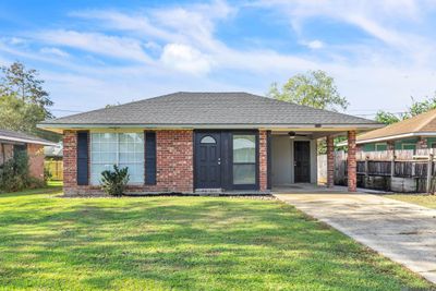 8714 Fairoaks St, House other with 3 bedrooms, 1 bathrooms and null parking in Denham Springs LA | Image 1