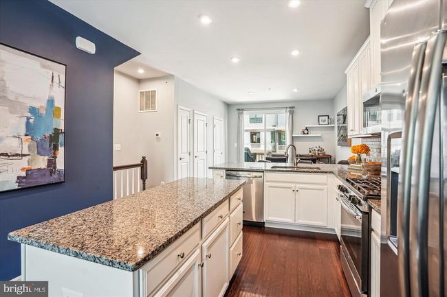 43436 Apple Orchard Sq, Townhouse with 4 bedrooms, 5 bathrooms and null parking in ASHBURN VA | Image 23