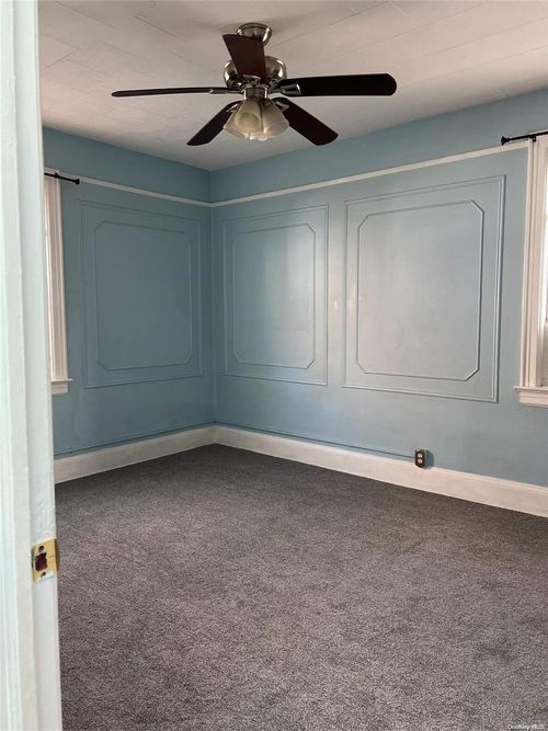 95-27 239th St, Floral Park, NY, 11001-3826 | Card Image