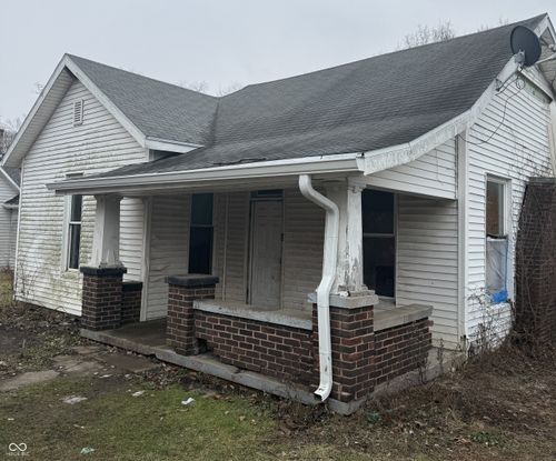 501 E Main St, Waveland, IN, 47989-8004 | Card Image