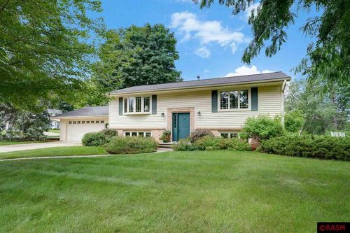 143 Woodcrest Ter, Le Sueur, MN, 56058-2142 | Card Image