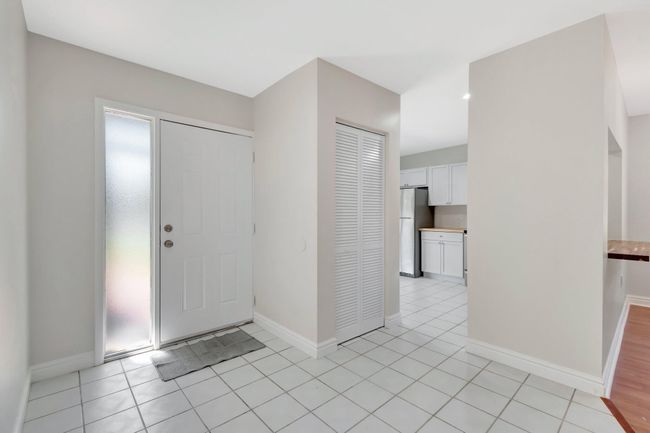 46 Seminole Ct E, Townhouse with 3 bedrooms, 2 bathrooms and null parking in Royal Palm Beach FL | Image 4