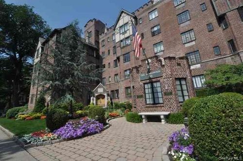 3d-155 Garth Rd, Scarsdale, NY, 10583-3880 | Card Image