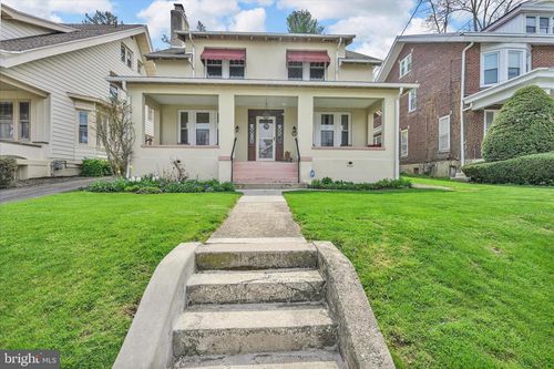 1911 Mahantongo St, Pottsville, PA, 17901-3204 | Card Image