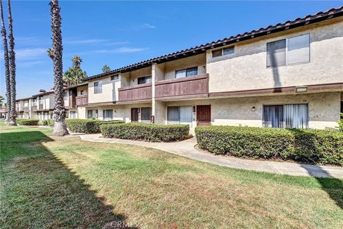 39-1077 Santo Antonio Dr, Colton, CA, 92324 | Card Image