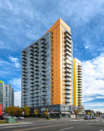 1701 - 3830 Brentwood Rd Nw, Condo with 2 bedrooms, 1 bathrooms and 1 parking in Calgary AB | Image 1