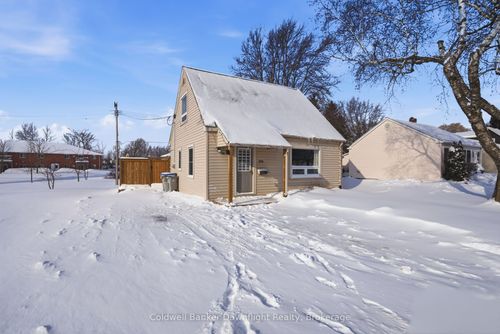 379 Marlborough St, Exeter, ON, N0M1S2 | Card Image