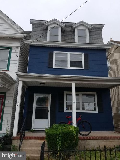 239 W Broad St, BURLINGTON, NJ, 08016-1342 | Card Image