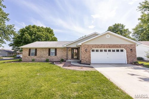 1 Cheryl Dr, Mascoutah, IL, 62258-1333 | Card Image