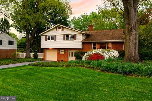 1907 Robindale Ave, LANCASTER, PA, 17601-3824 | Card Image