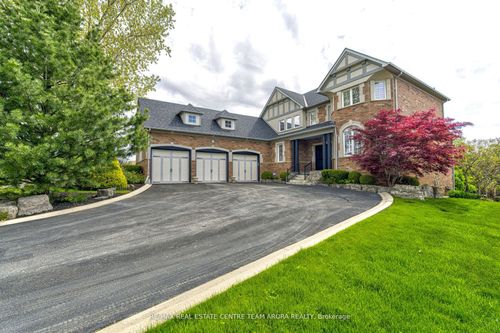 13 Classic Dr, Brampton, ON, L6Y5G9 | Card Image