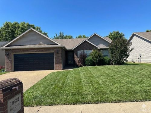 10686 Fall Creek Dr, Newburgh, IN, 47630-8717 | Card Image