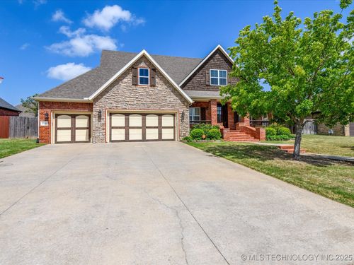 5710 Nottingham Pl, Bartlesville, OK, 74006-6972 | Card Image