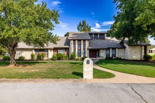 1300 Bon Terre St, Claremore, OK, 74017-4624 | Card Image