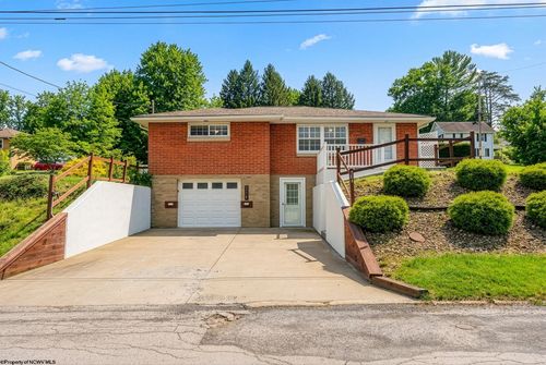 367 W Pennsylvania Ave, Westover, WV, 26501-3916 | Card Image