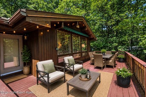 223 Briarwood Dr, Effort, PA, 18330-8030 | Card Image
