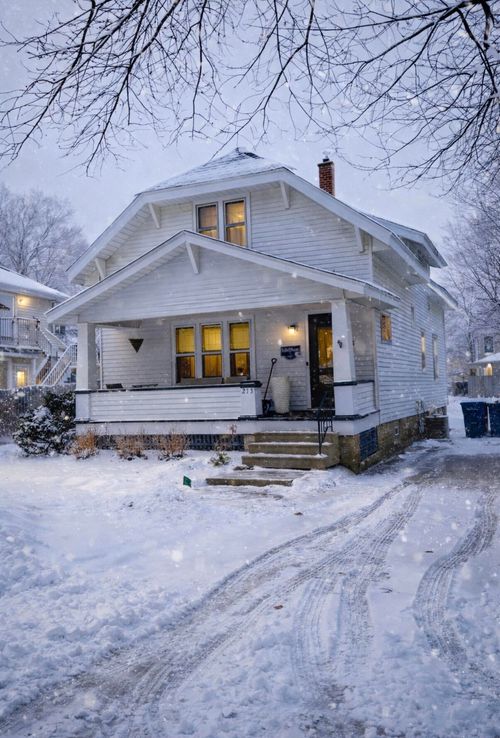 213 Clinton Ave, Grand Haven, MI, 49417-1327 | Card Image