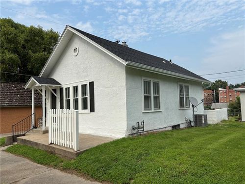 305 N 27th St, Saint Joseph, MO, 64501-2608 | Card Image