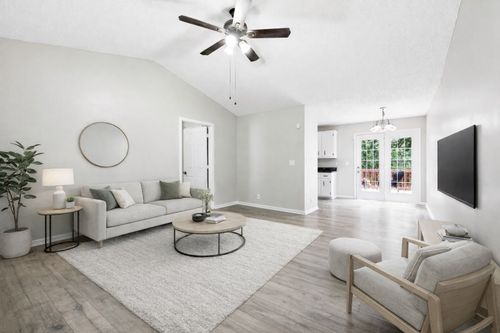 354 Donna Dr, Clarksville, TN, 37042-1820 | Card Image