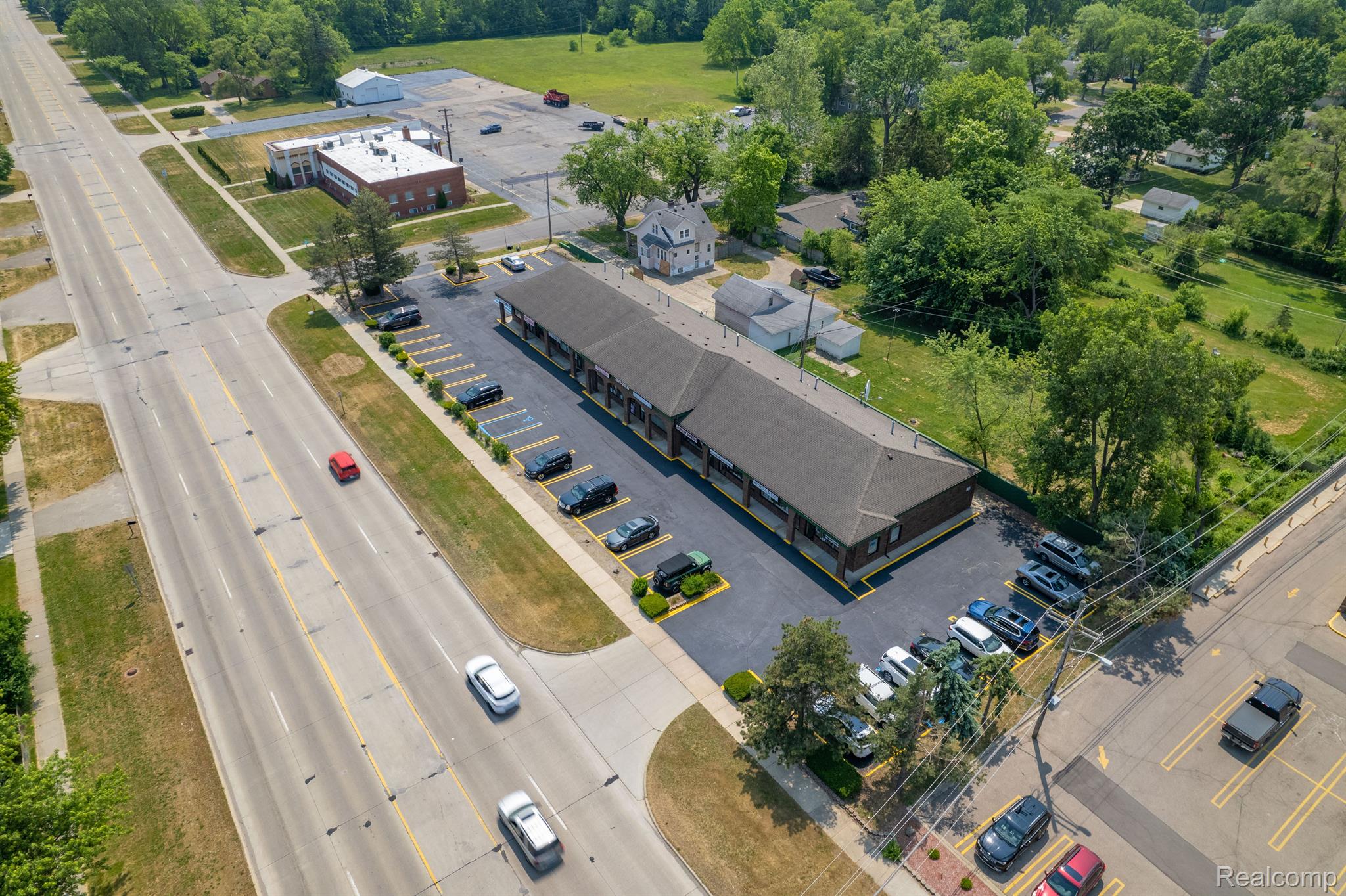 Commercial Lease in Livonia 3
